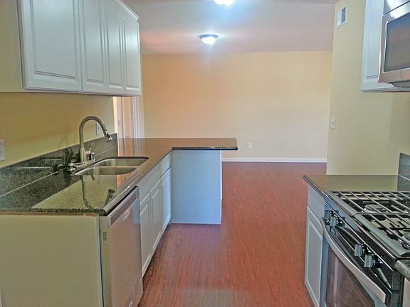 4th image of 3511 Agosto St