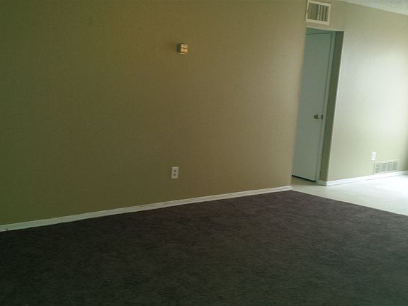 5th image of 1919 N Minnie Ln APT C