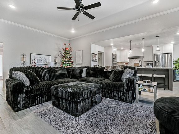 4th image of 17251 Trinity Ave