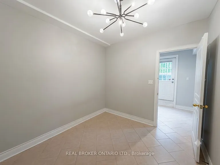 5 Twinberry Cres #LOWER — Photo 15