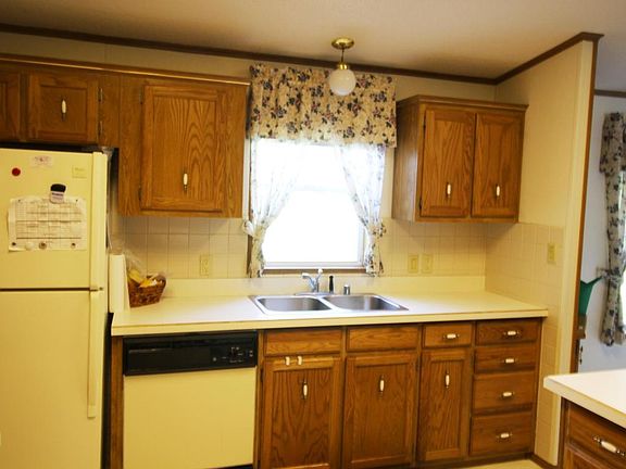 4th image of 2608 Zenith Ave