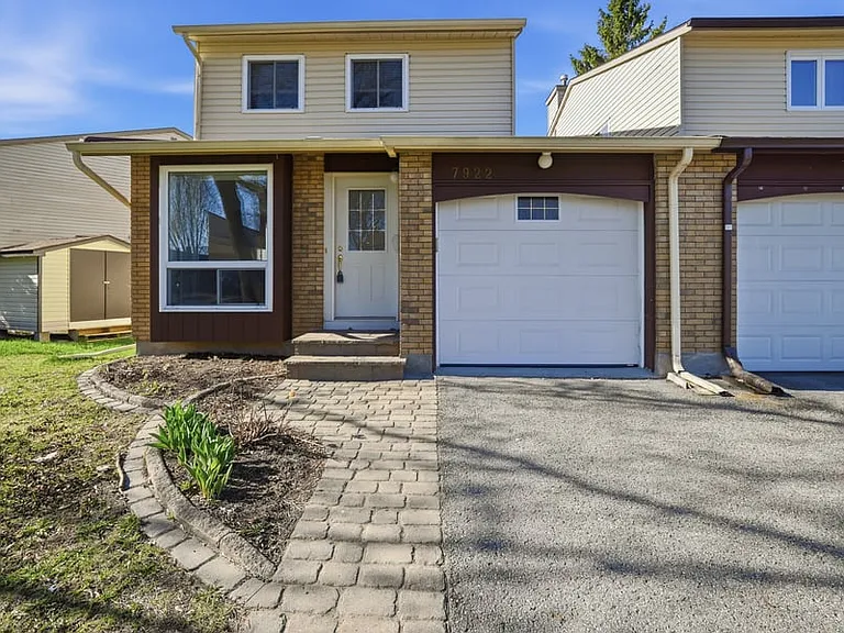 7922 Decarie Dr — Photo 1