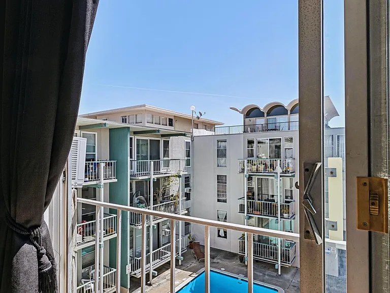 811 York St #326 — Photo 11