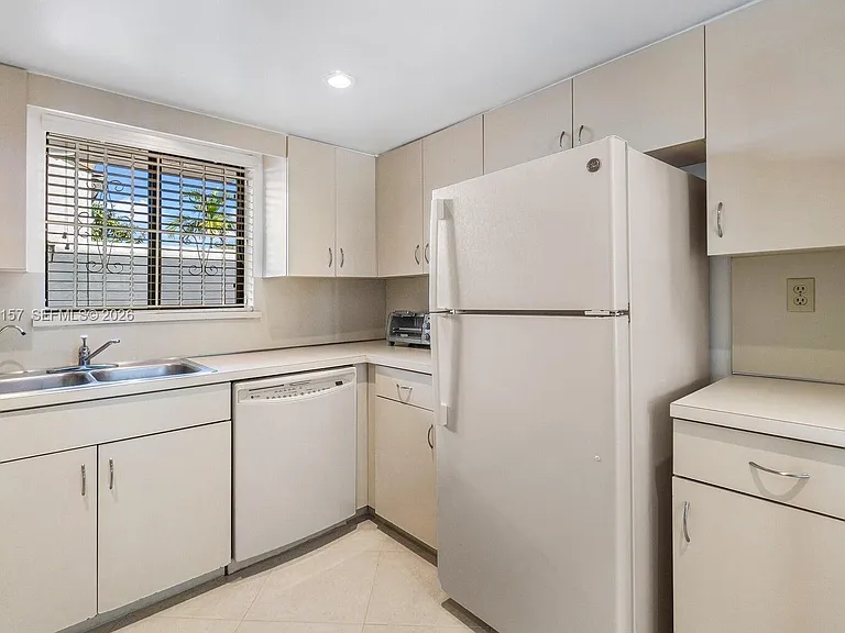 1520 Salzedo St #F — Photo 8