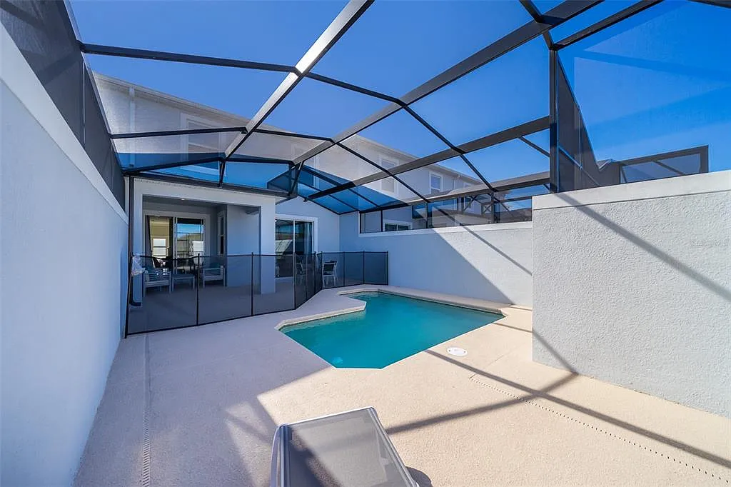 4 bed, 3.0 bath, 1914 sqft, $2,950 — Photo 3