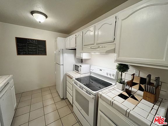5th image of 5950 Canterbury Dr APT C211