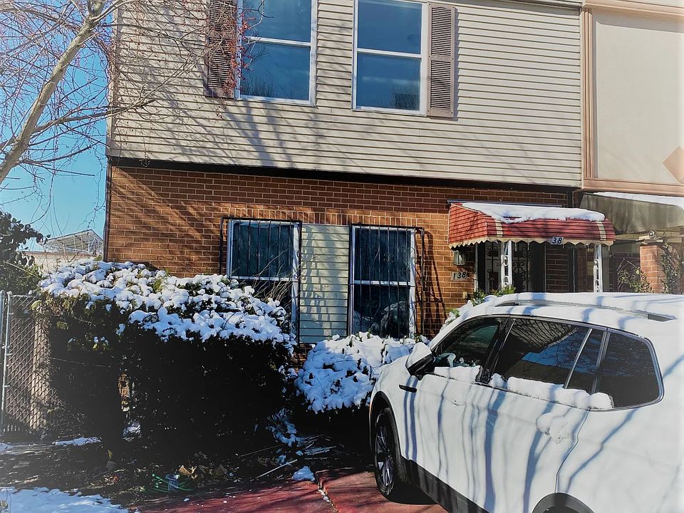 2nd image of 138 Amboy St