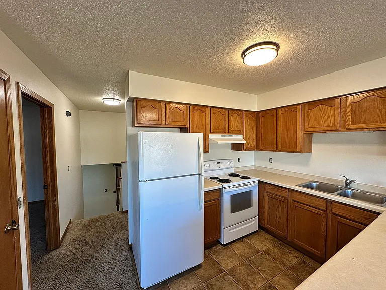 2813 Edgewood Dr #3 — Photo 6