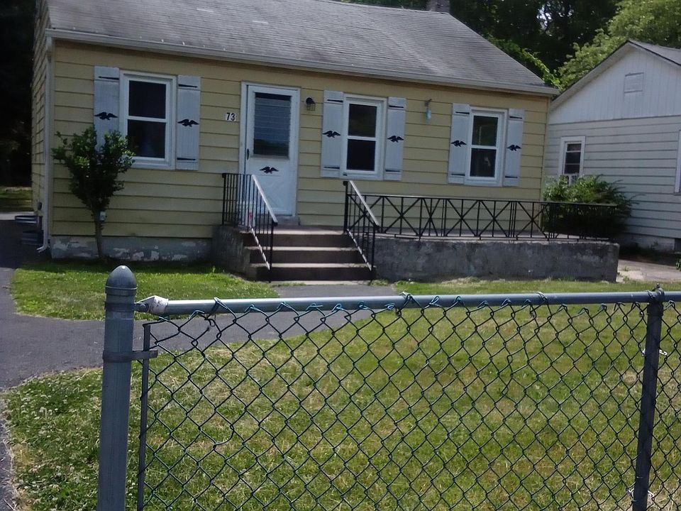 1st image of 72 Woodcut Dr