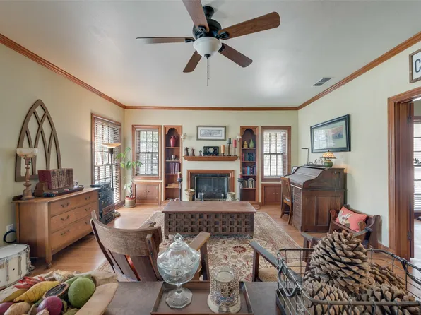 233 E High St, Wills Point, TX 75169