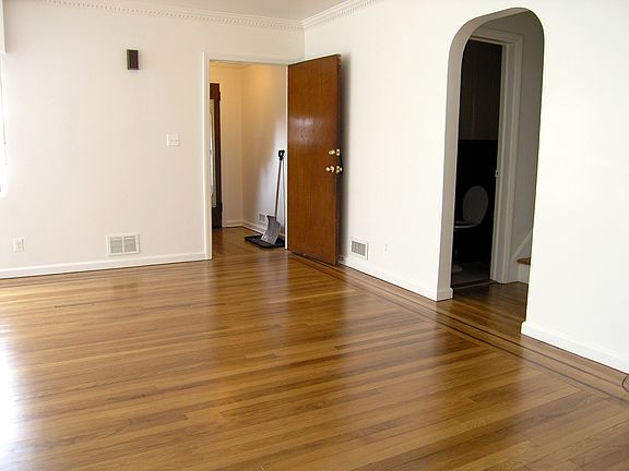 4th image of 16206 95th St