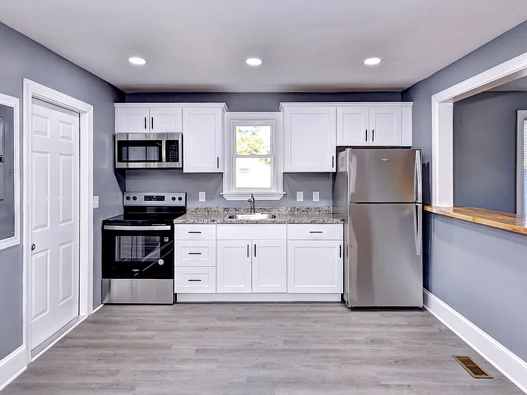 725 Jefferson Pl — Photo 8
