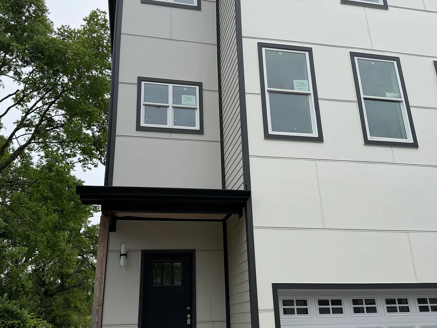 4 bed, 2425 sqft, $2,875 — Photo 1