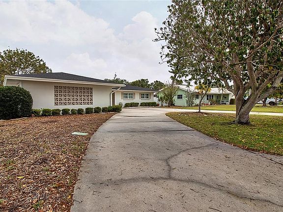 3rd image of 4331 Harbor Hills Dr