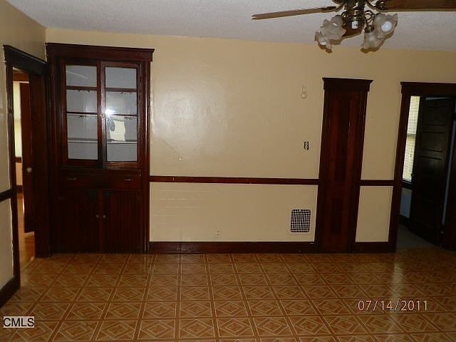 2nd image of 177 Beaver St