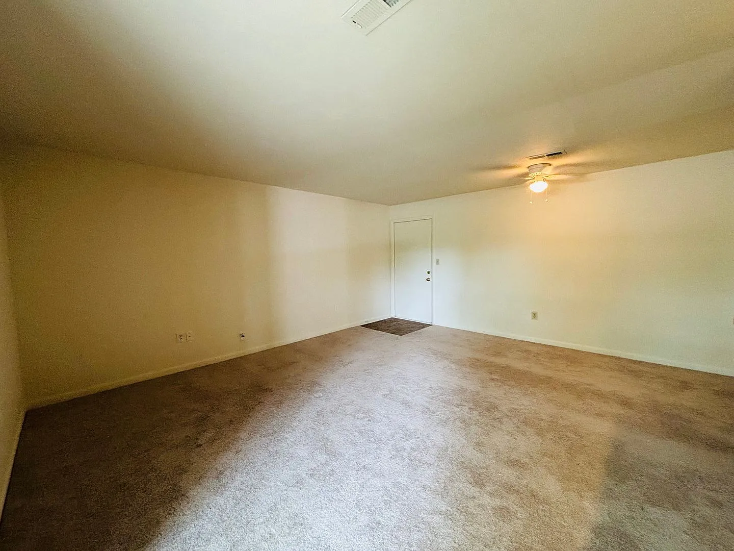 3 Bedroom 2 Bath Condo - — Photo 4