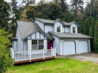 1081 NE Shadybrook Ct, Bremerton, WA 98311