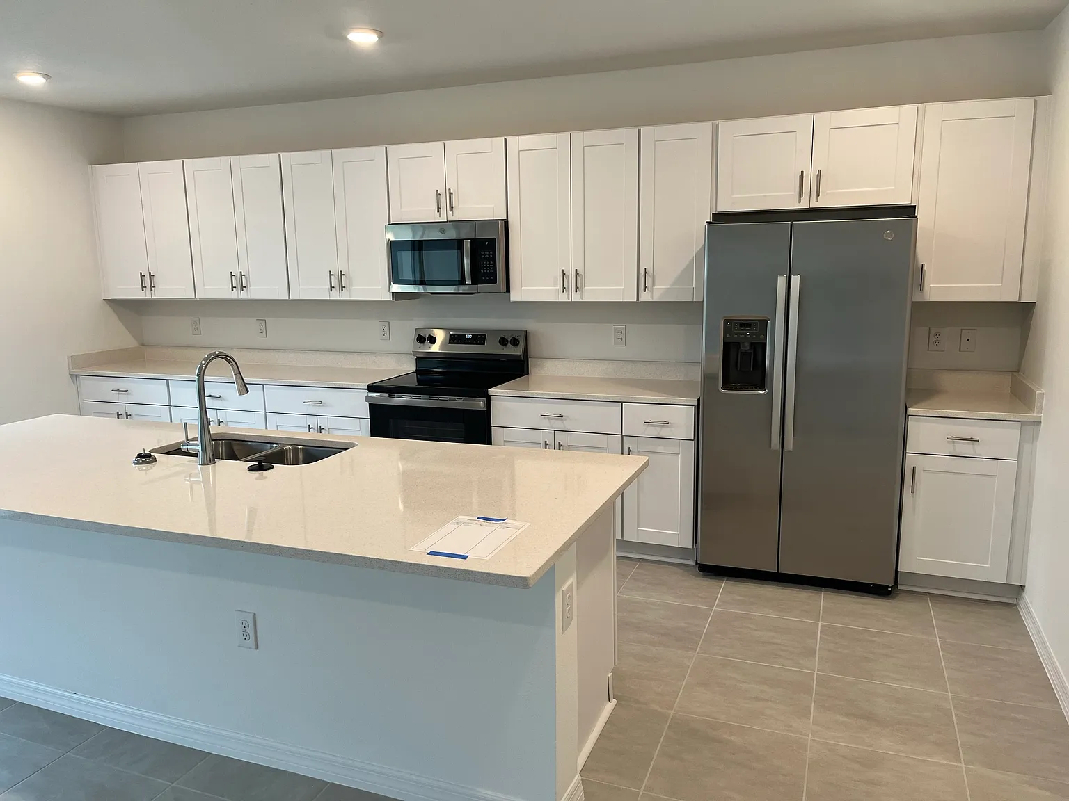 5 bed, 2273 sqft, $2,700 — Photo 4