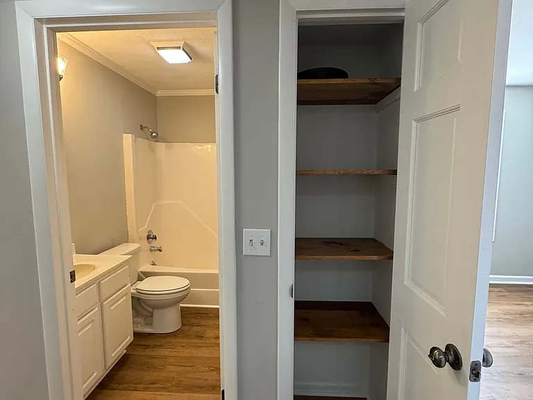 514 Brookside Ct — Photo 15