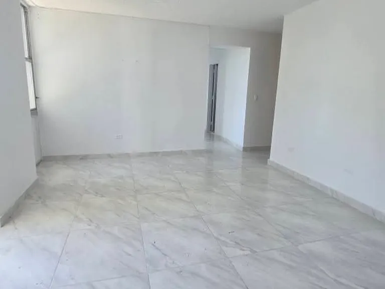 1026 Avenue Luis Vigoreaux #4B — Photo 4
