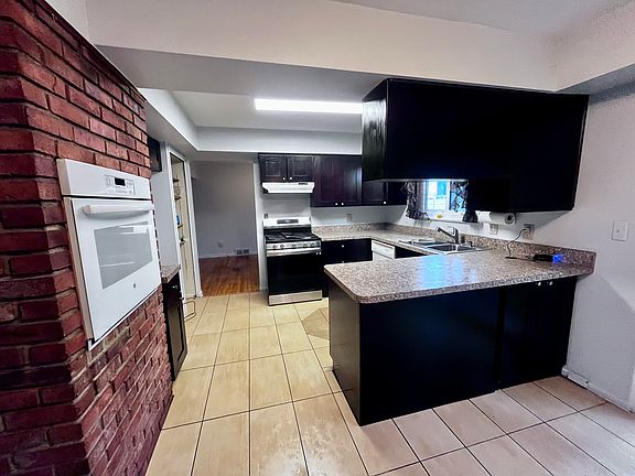 3rd image of 29339 Willowick Ct