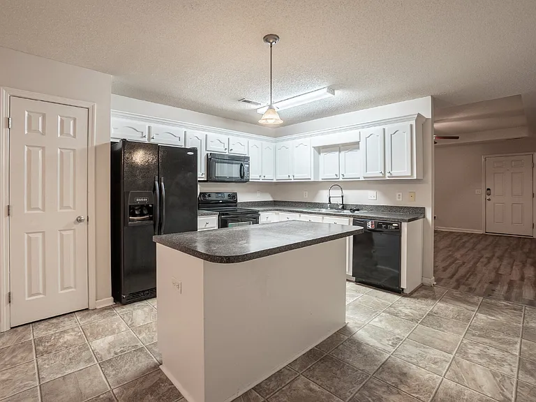 2715 Amidala Ln — Photo 19