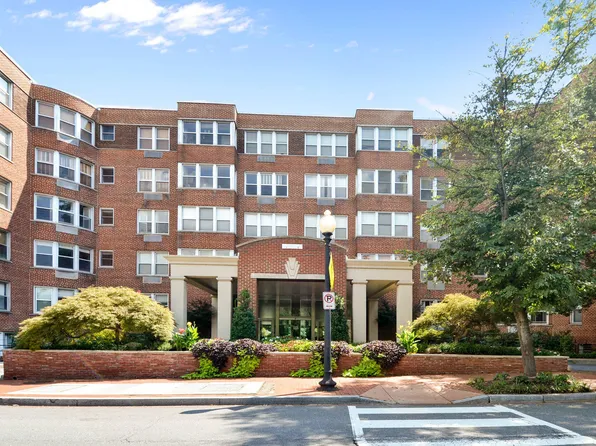 2500-529 Q St NW, Washington, DC 20007