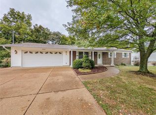 2333 Mickey Dr, High Ridge, MO 63049