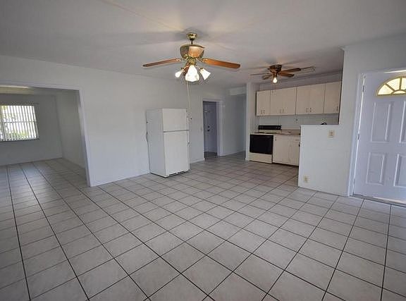 3rd image of 203 N Seacrest Cir