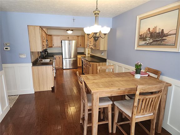 5th image of 118 Carriage Dr