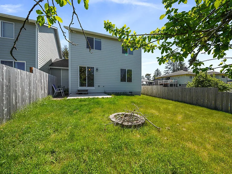 877 SE Anchor Ave #A — Photo 24