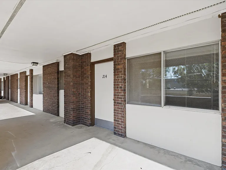 1000 Olive St #214 — Photo 7