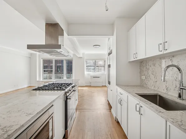 85 East End Avenue image 25 of 34