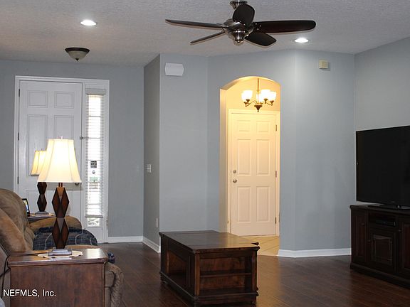 2nd image of 3915 Buckthorne Dr #E