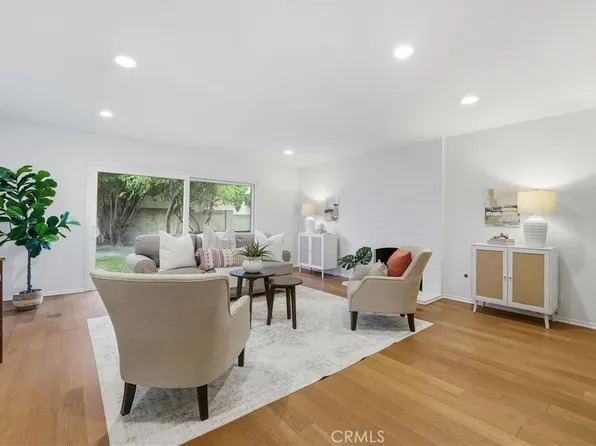 915 S Dennis St, Santa Ana, CA 92704