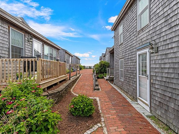 3rd image of 9 Windemere Road UNIT 10