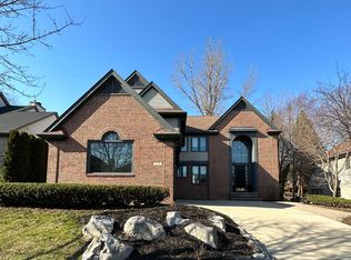1339 Kentfield Dr, Rochester, MI 48307