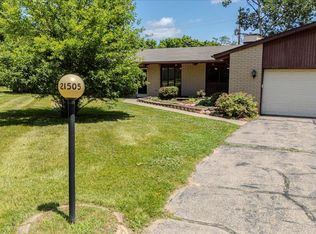 21505 N Tuller Ct, Southfield, MI 48076