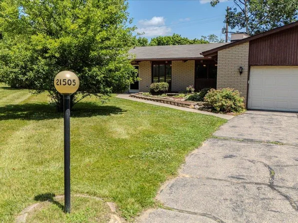 21505 N Tuller Ct, Southfield, MI 48076
