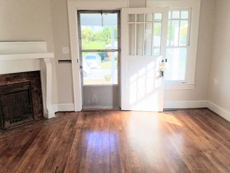 2372 Greenway Ave — Photo 13