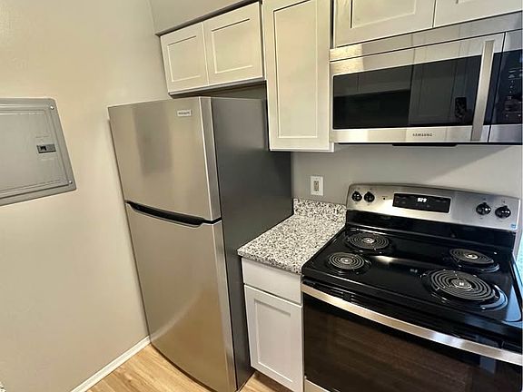 2nd image of 35470 Klix St #204