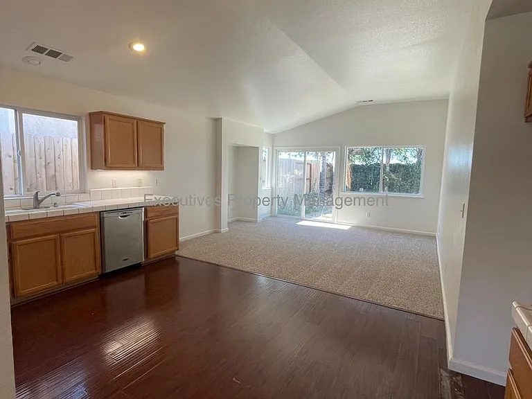 1449 Quiet Ct — Photo 5
