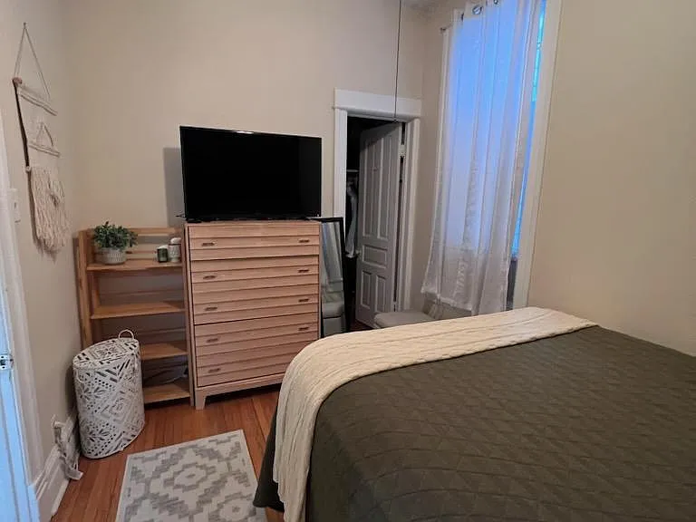 Bedroom, showing closet