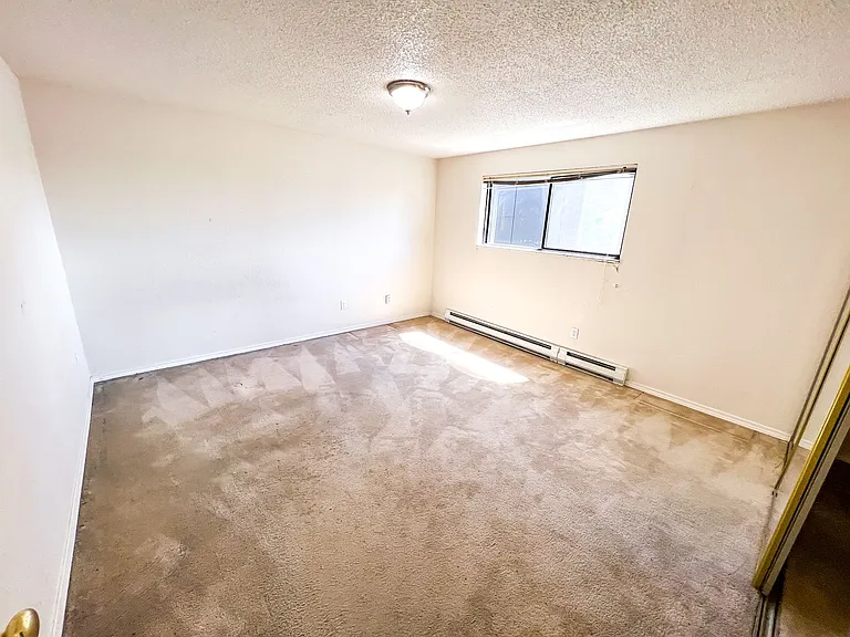 Annaron Apartments — Photo 41