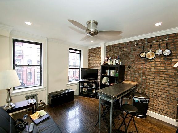 5th image of 39 E 1st St APT 1819