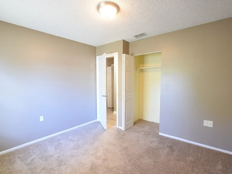 870 Farrington Dr — Photo 12