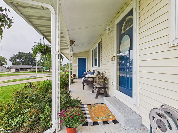 4th image of 23 Michelle Dr
