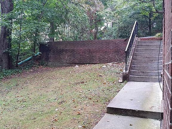3rd image of 197 Blanwood Dr #B
