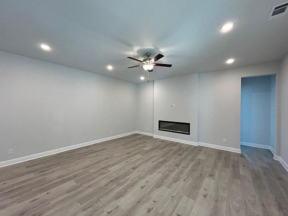 2nd image of 9008 Guadalupe St