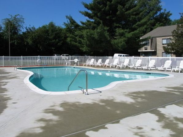 Woodgate Apartments | 100 Woodgate Cir, Enfield, CT